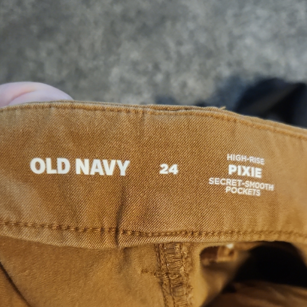 Old Navy Pixie Pants in Tan